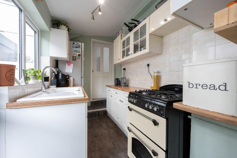 KITCHEN (2)