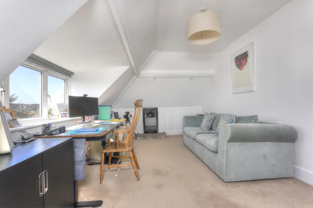 topfloorbedroom2