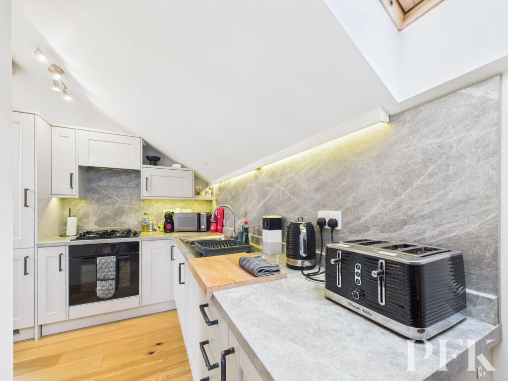 Low Fold Cottage - Kitchen
