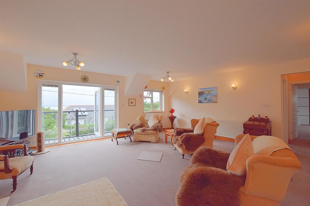 living area.jpg