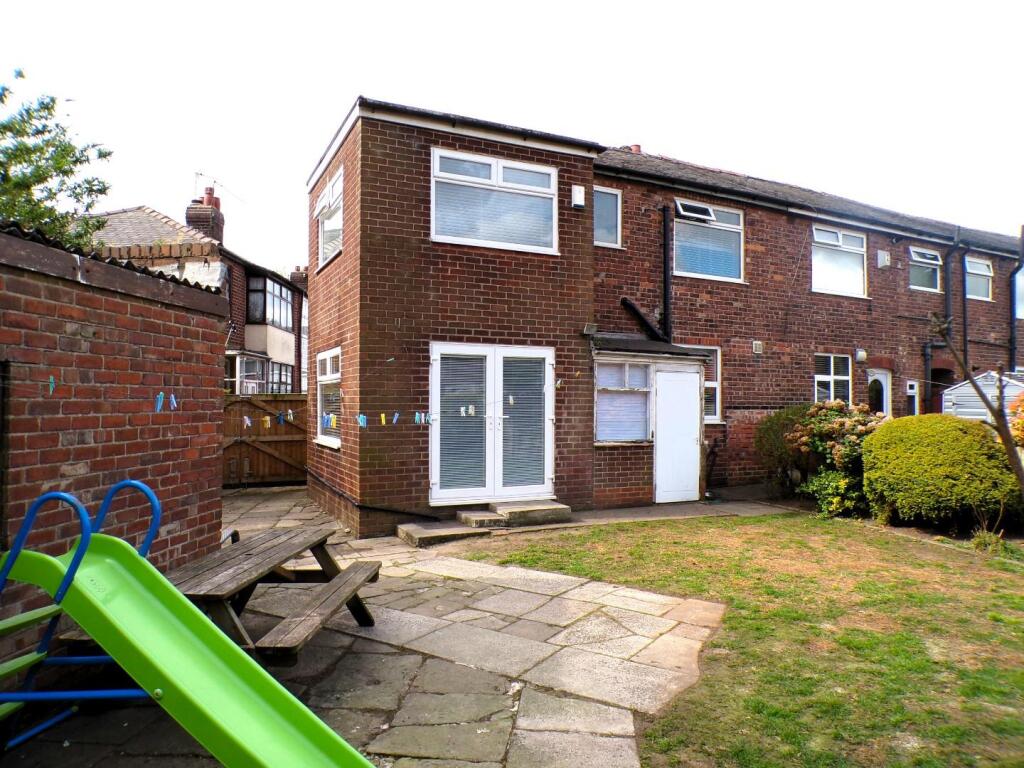 MasseyAve19gdn3.JPG
