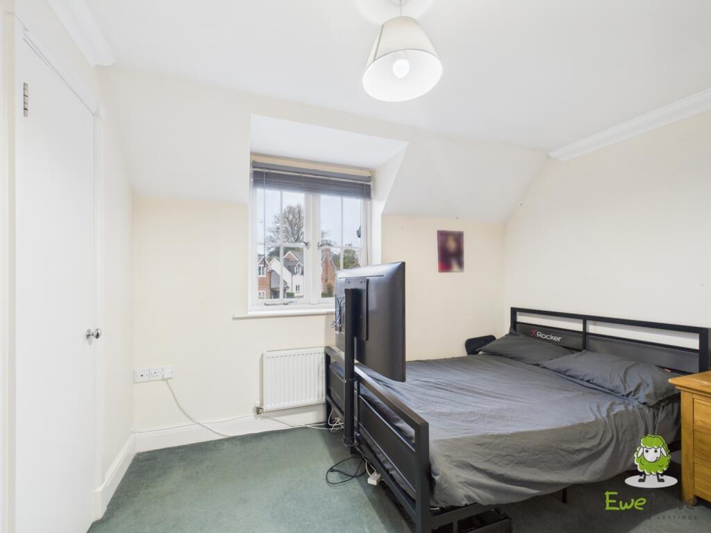 EweMove Estate Agents Basingstoke - Garrett Court 