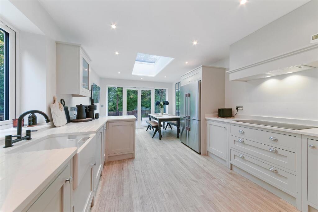 LONG DOWN LANE NORTH (6).jpg