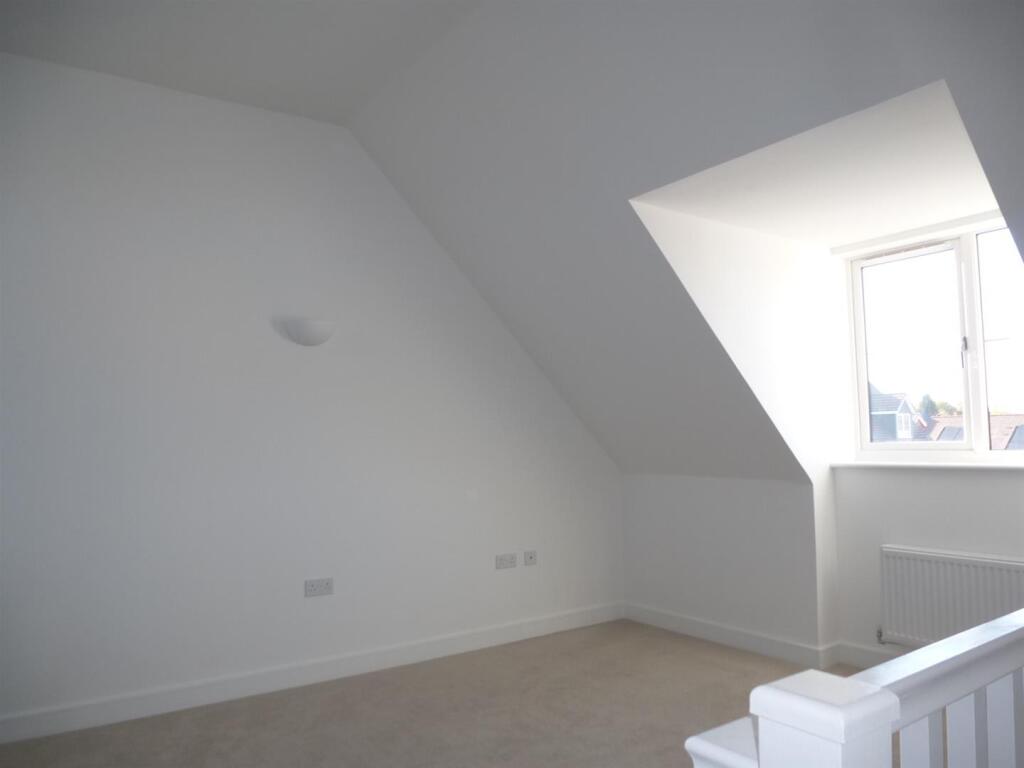 Top floor shower room.JPG