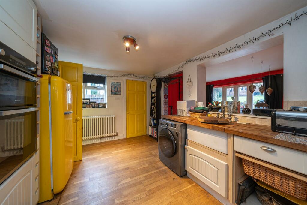 192-Lower-Luton-Road-04560.jpg