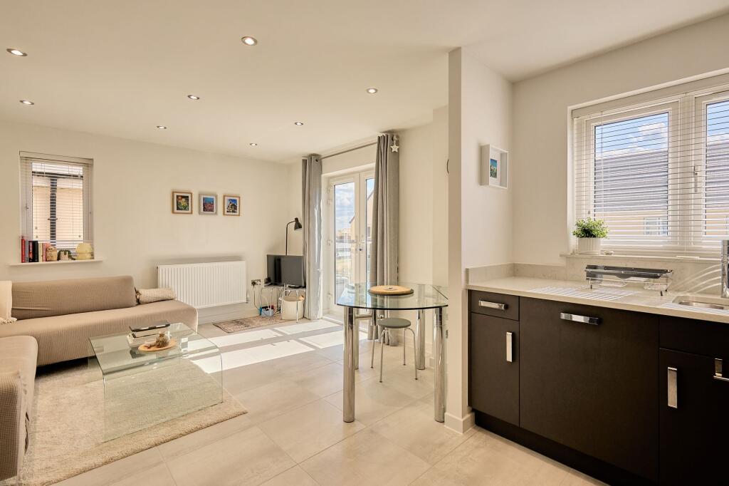 Kitchen/Living Area