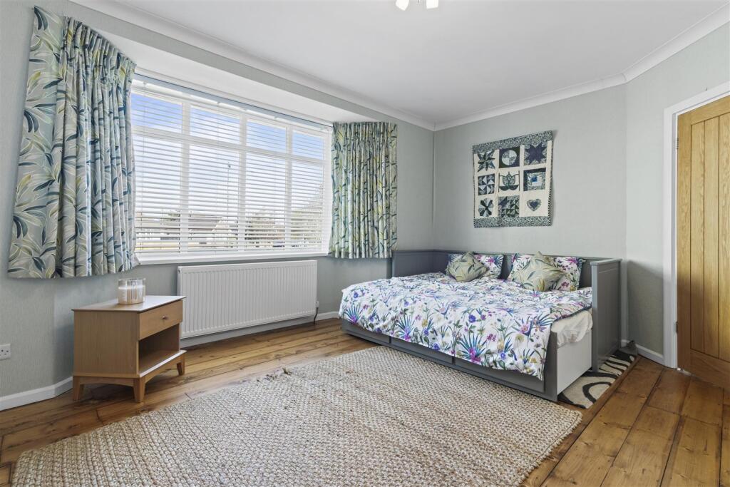 Reception Room/Bedroom