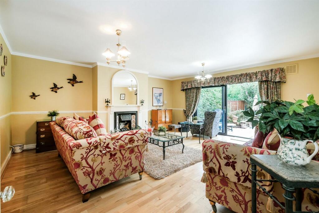 8 Burnham Road-22_web.jpg