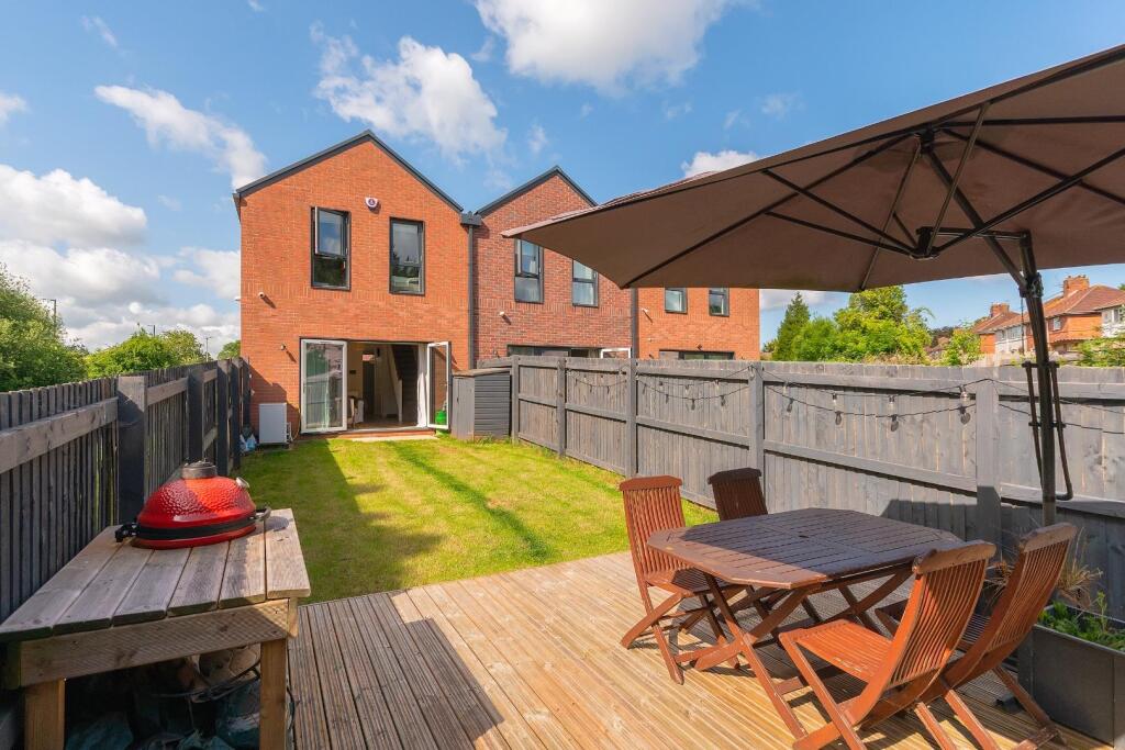 0L1WKE - External E.jpg