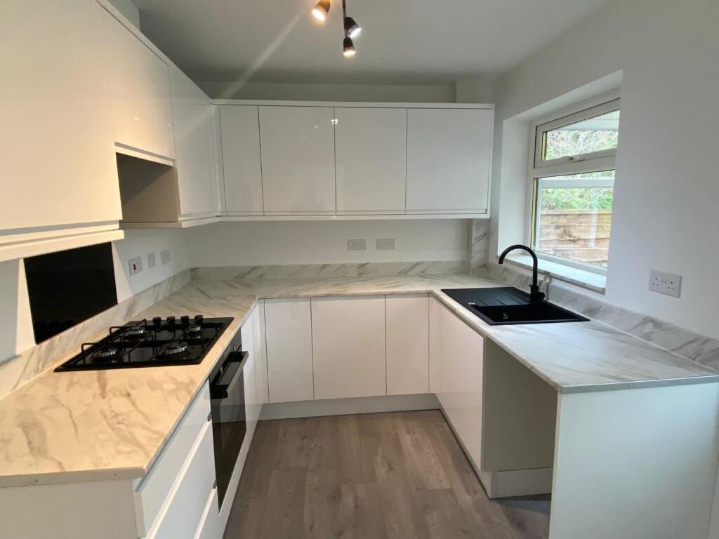 Kitchen 1.jpg