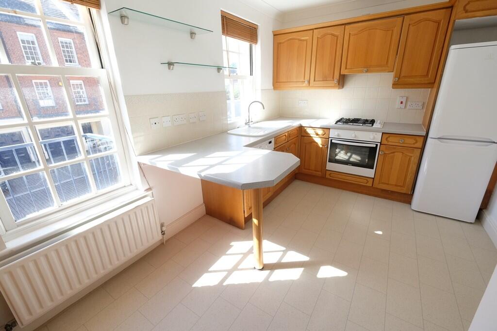 KITCHEN/BREAKFAST