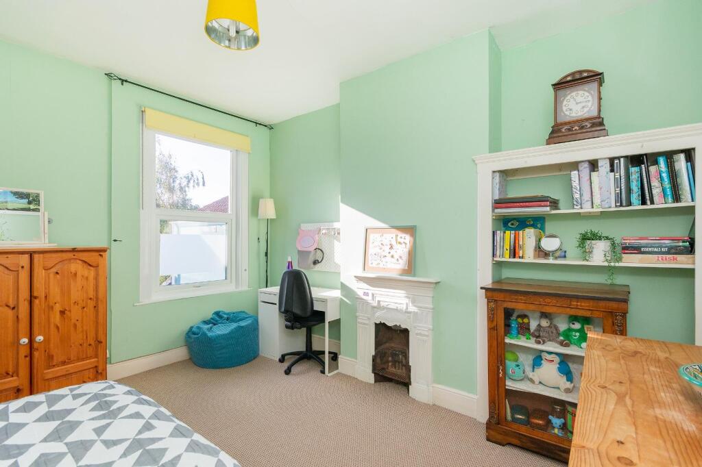 3B9RKE - Bedroom D.jpg