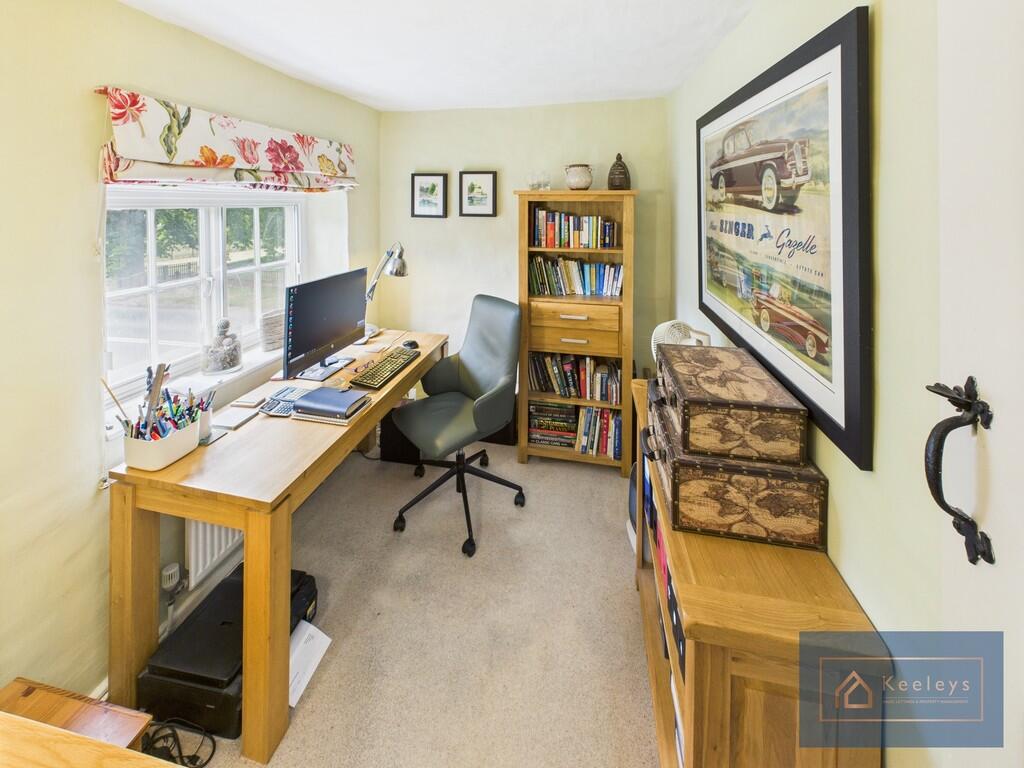 Bedroom 3/office