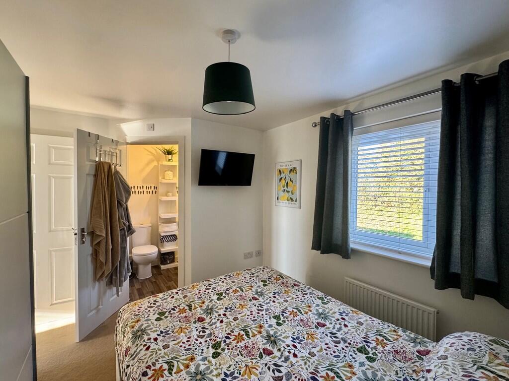 master bedroom to...