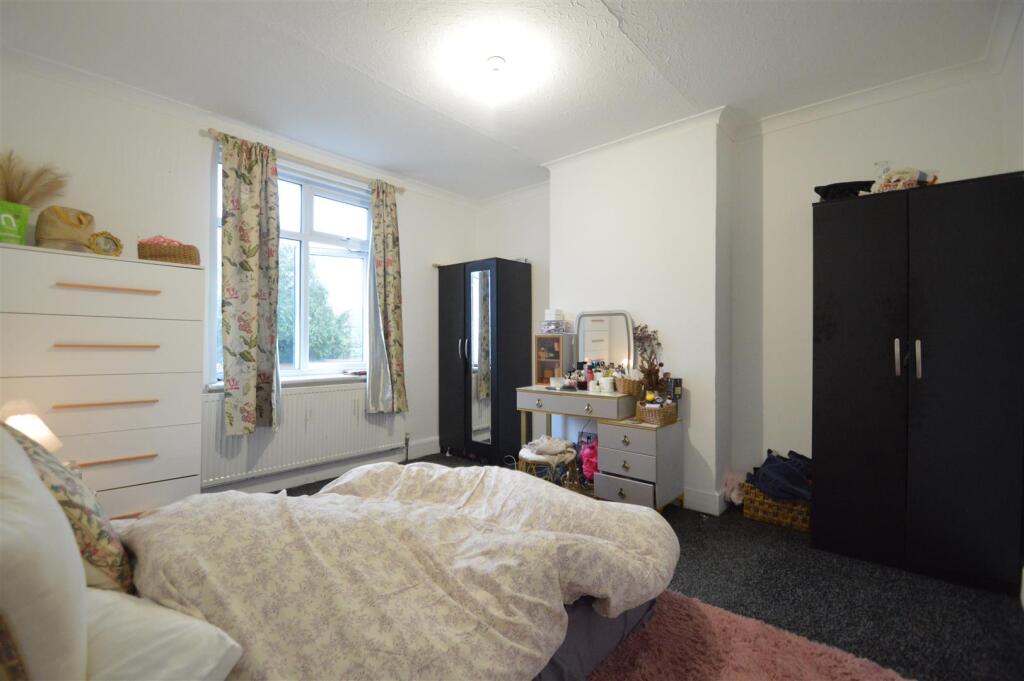 bedroom 2 shot 1.JPG