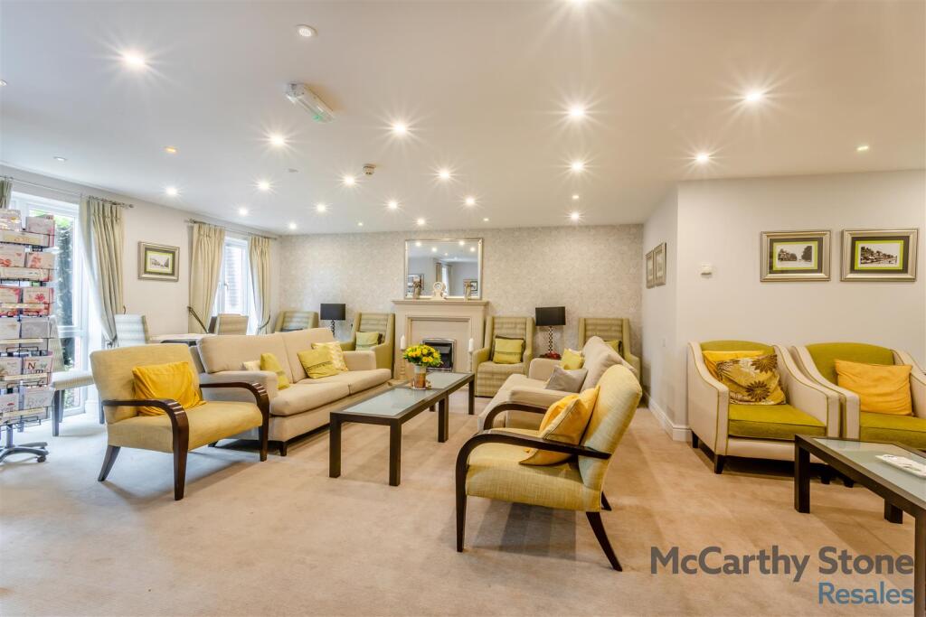8658505-interior16.jpg