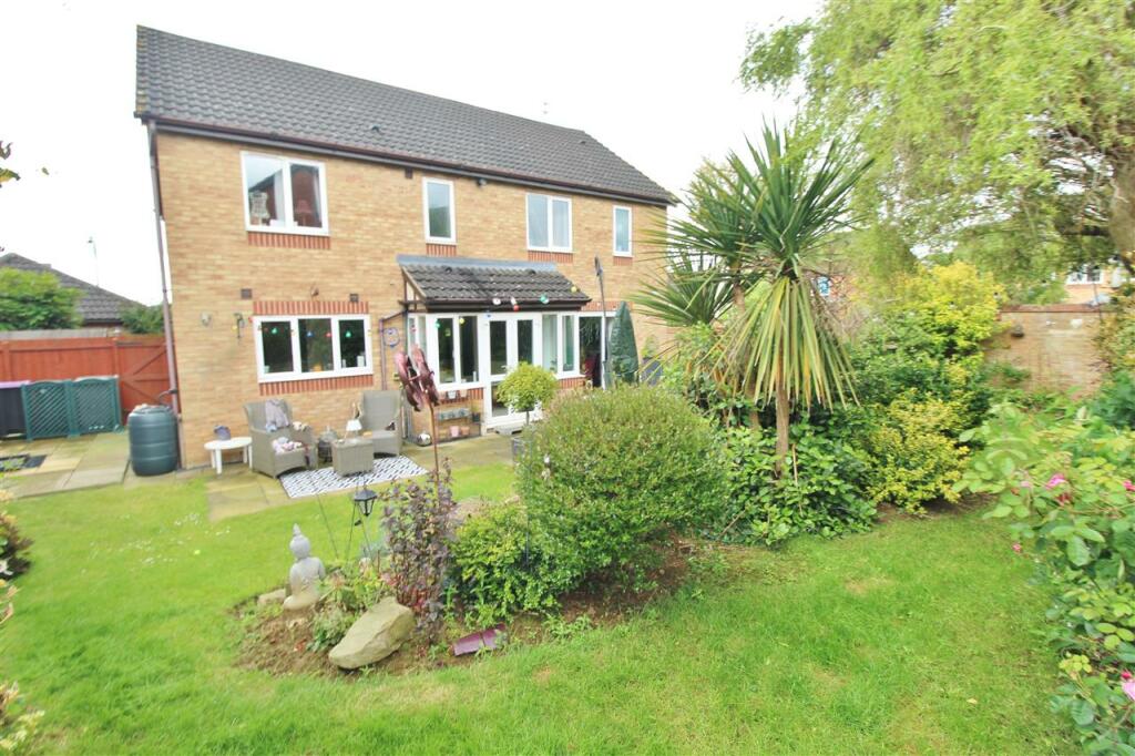 REAR GARDEN -