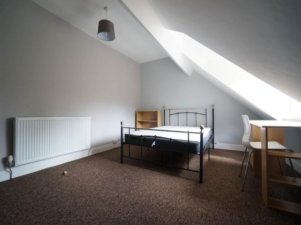 Bedroom 5.2.JPG