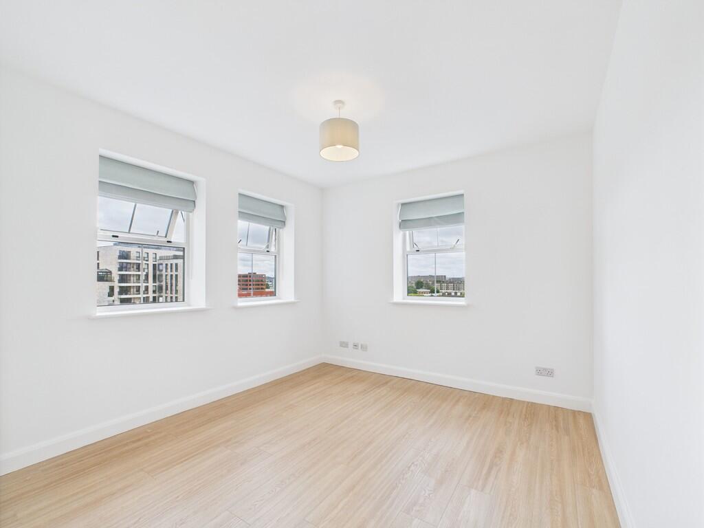 CAM03741G0-PR0094...