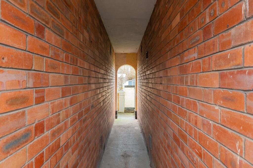 3B8RBR - External F.jpg