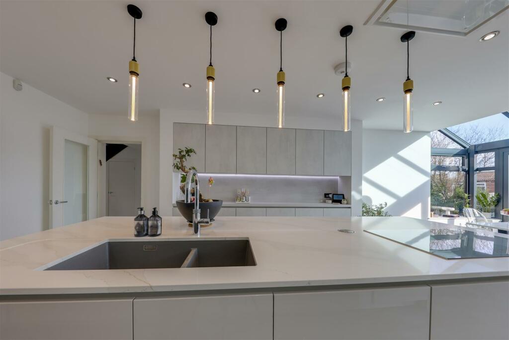 Kitchen Alt