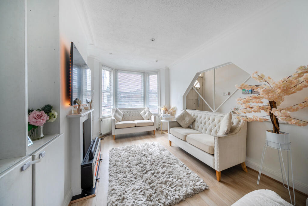 1329475-7-6883a09...