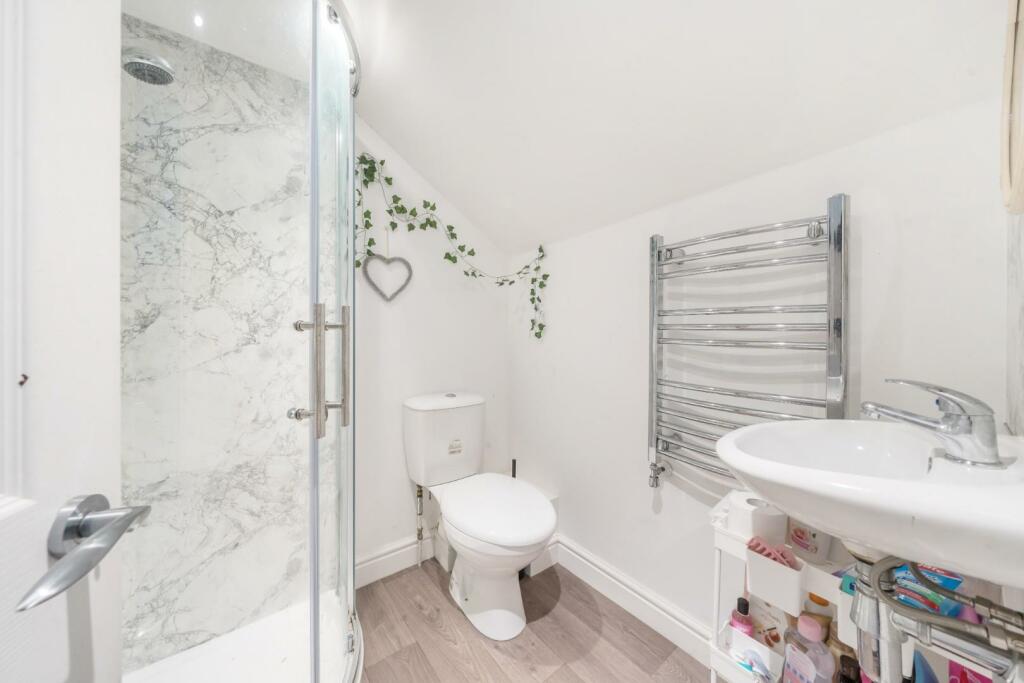 Bedroom 1 - Ensuite