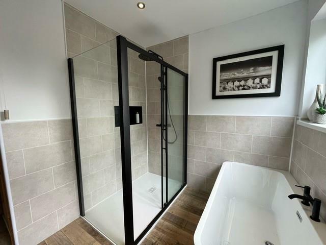 MODERN BATHROOM