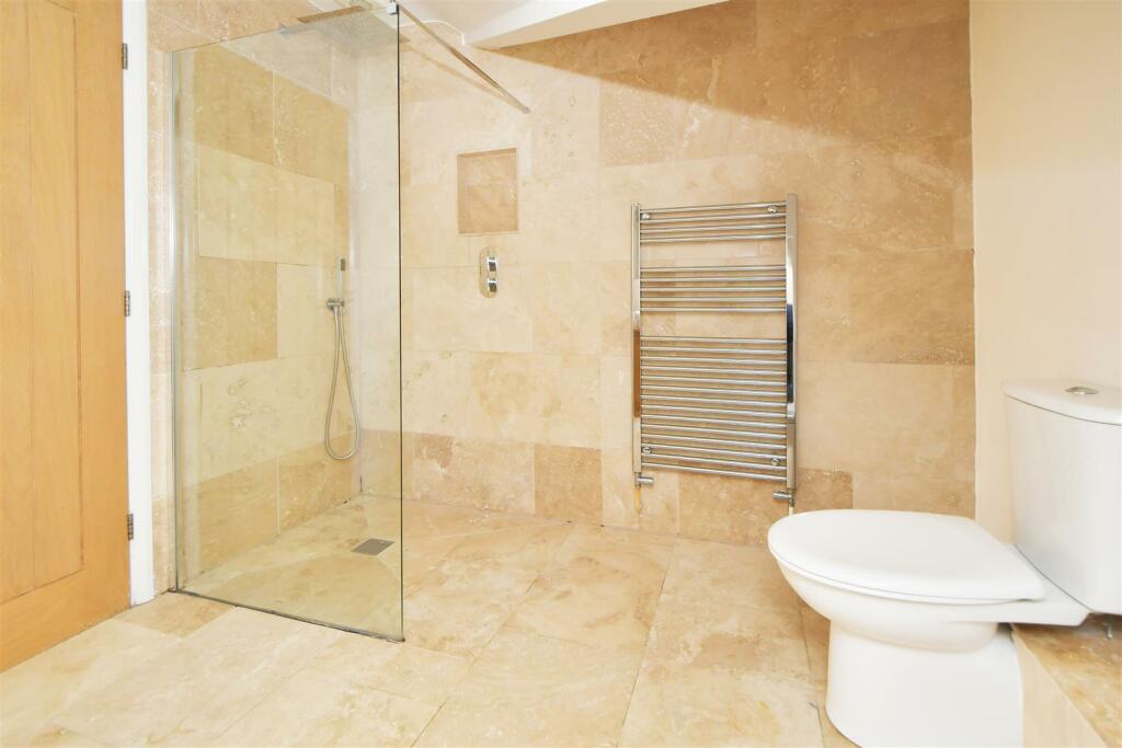 Master En-Suite