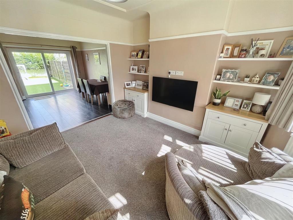 Lounge Aspect 2.jpg