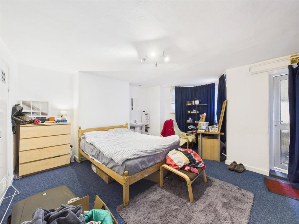 7- HMO and Building Plot for Auction, Southville.j