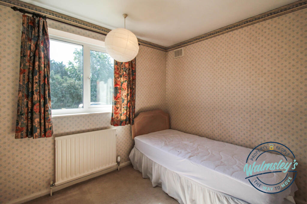 Rear bedroom