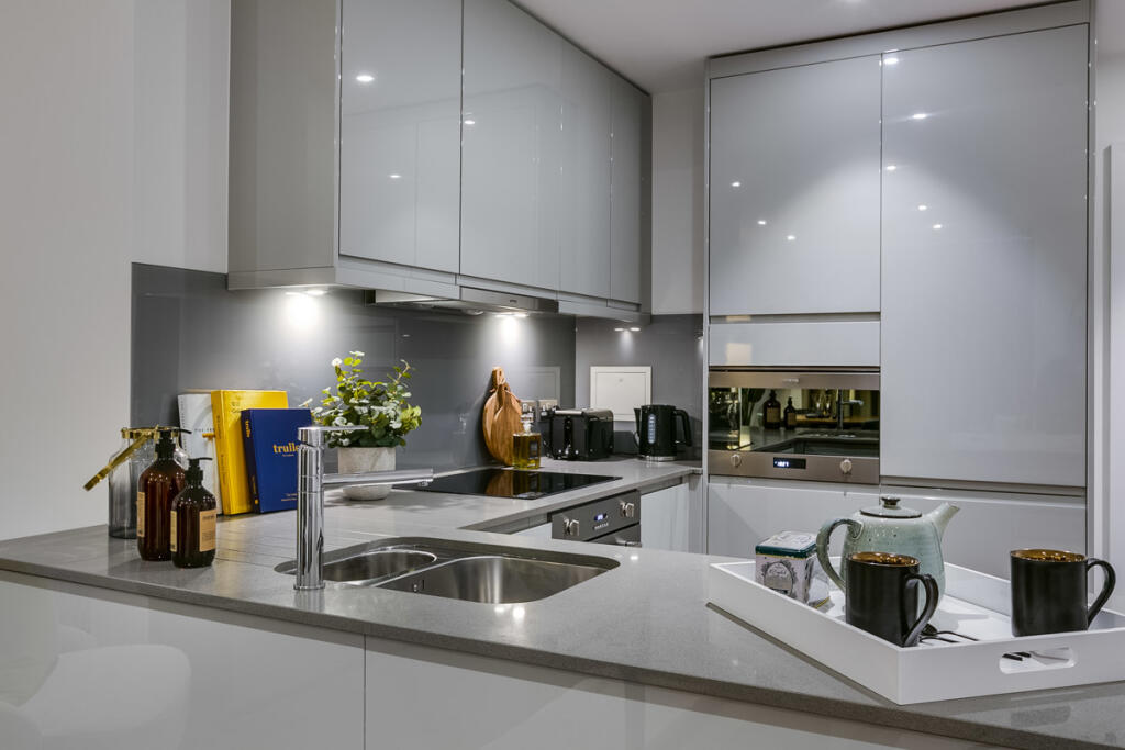 Ostro Tower Flat 803 5