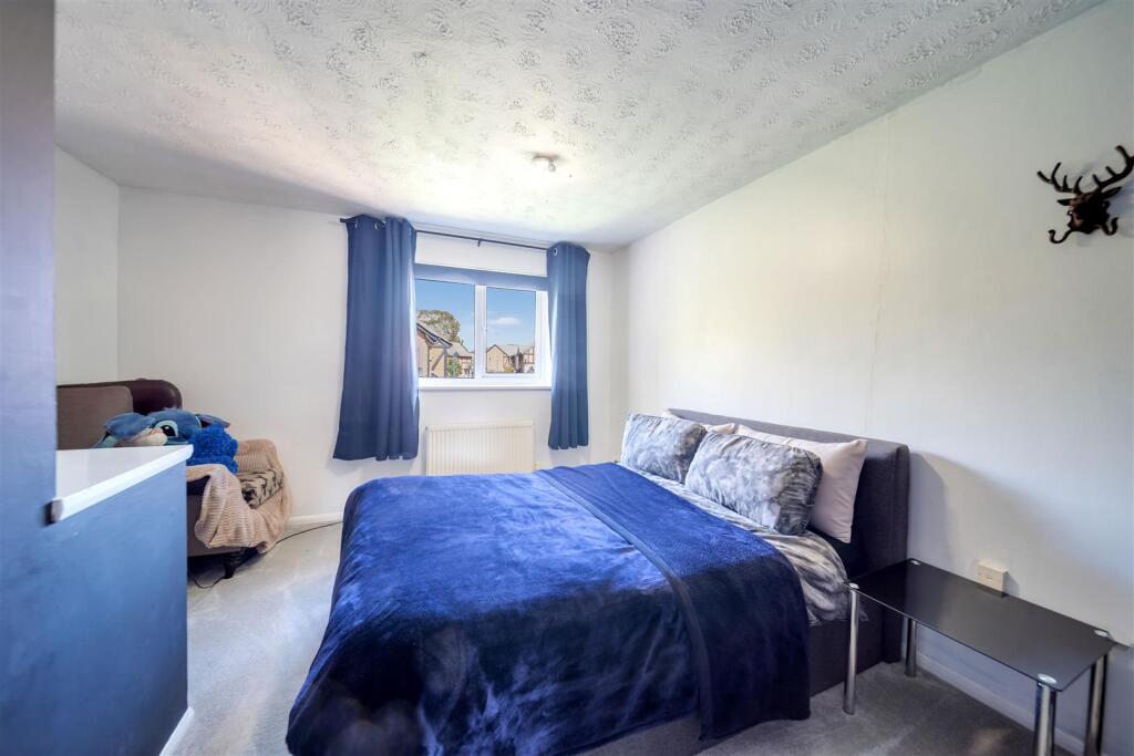 38 Rendlesham Rd-12.jpg