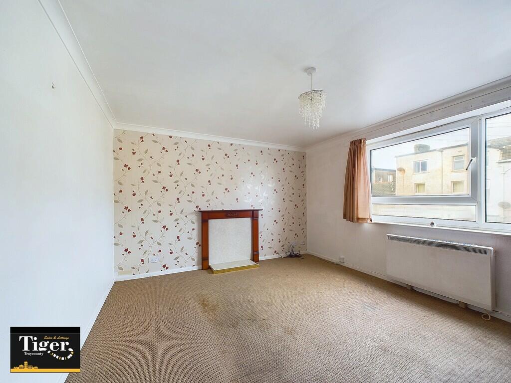 CAM02176G0-PR0403...