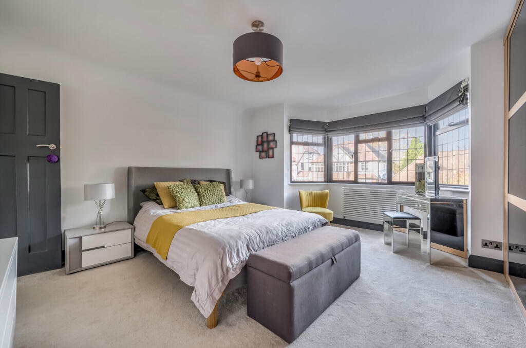 1374280-17-690e5d...