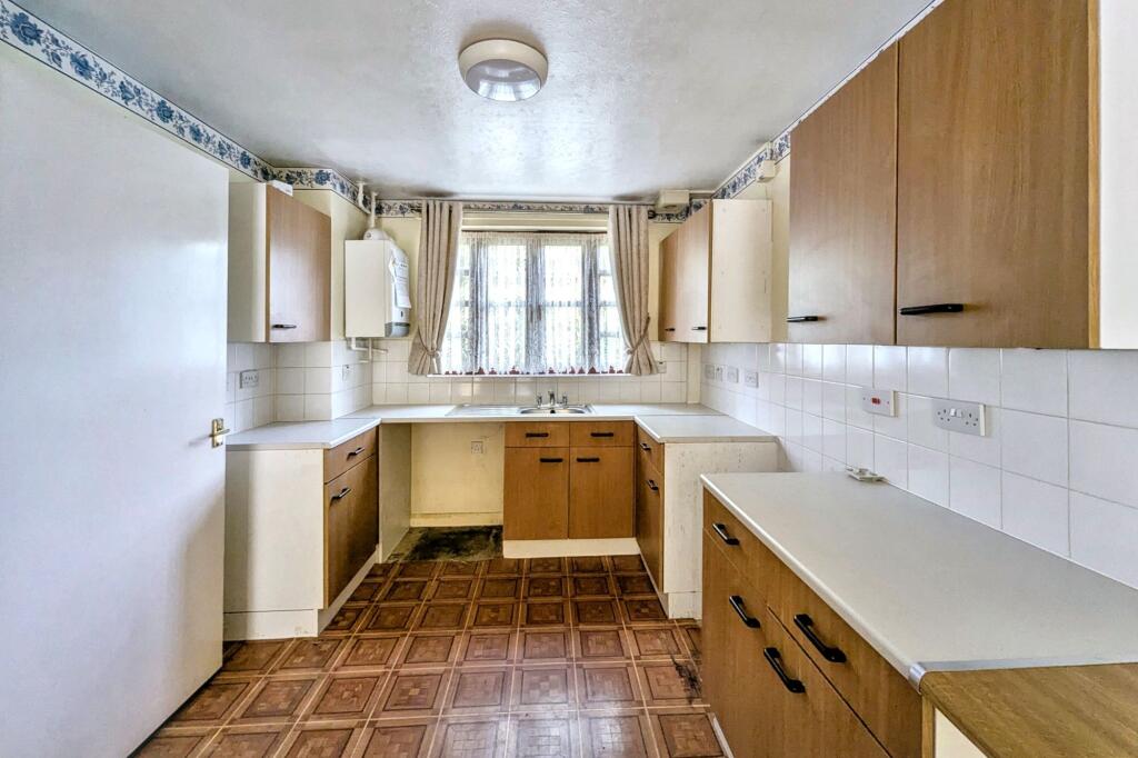 2 Pownsett Terrace, Ilford, Essex IG1 2SW