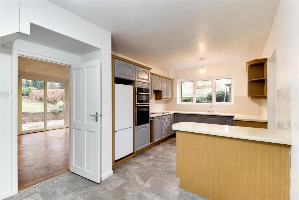 19. Kitchen 1.4.jpg