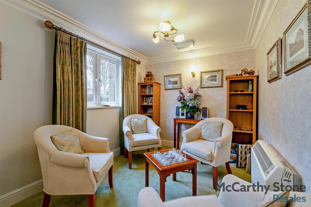 Homeowners Lounge