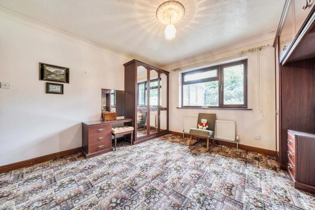 2nd view MASTER BEDROOM.jpg