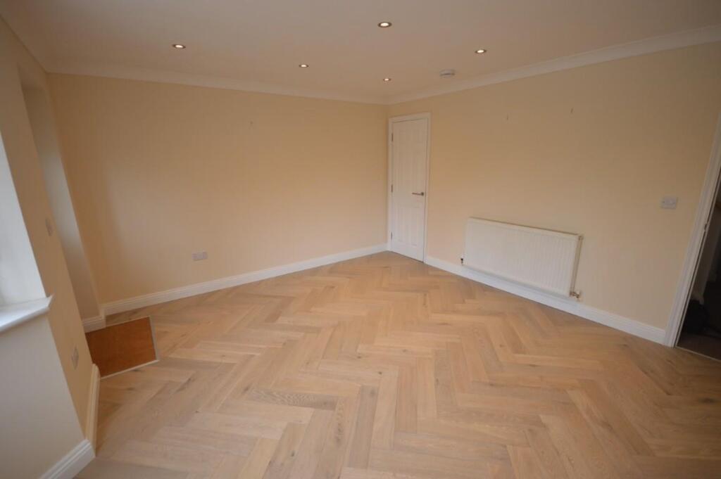 DSC_0002 (Medium).JPG