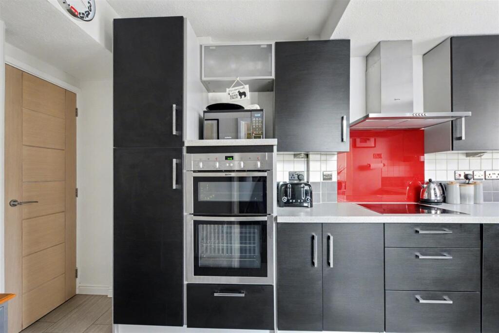 Kitchen_1.jpeg