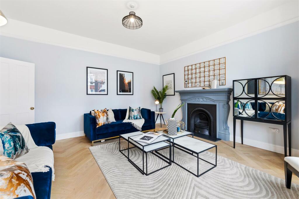 10 Pembroke Crescent Renovation Full Res-28.jpg