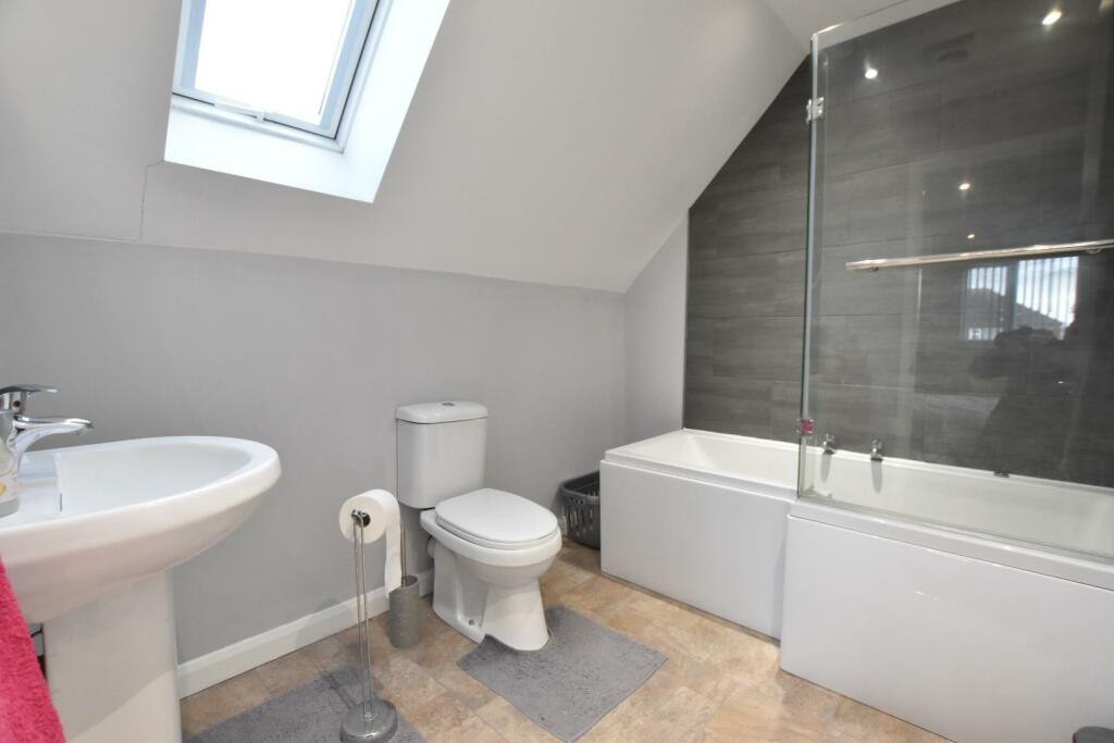 bedroom 3 - en-suite