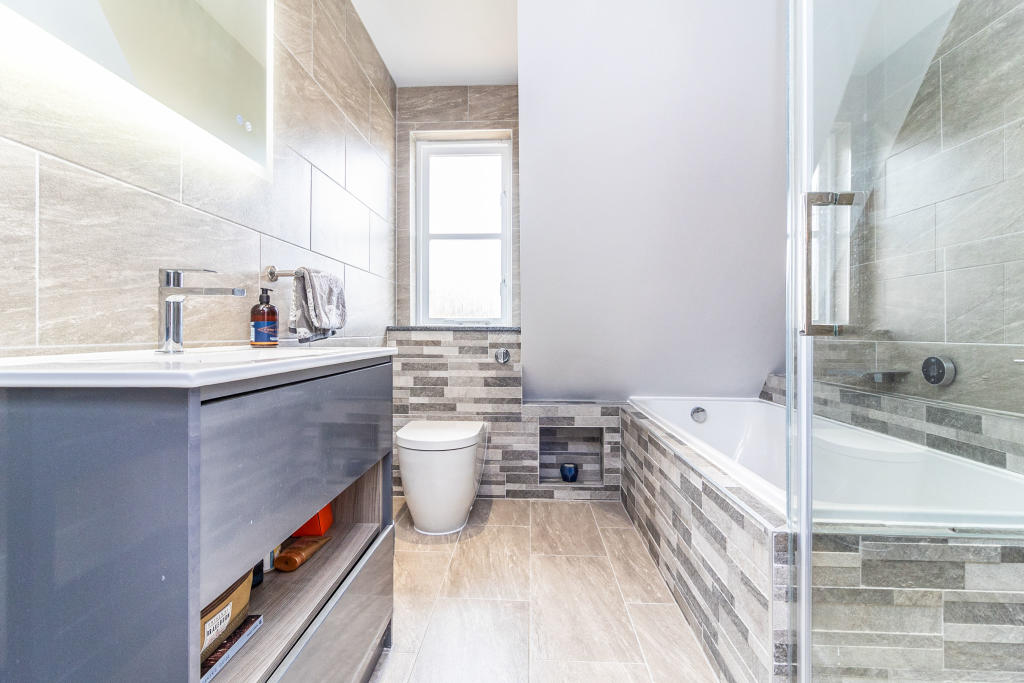Master En-suite