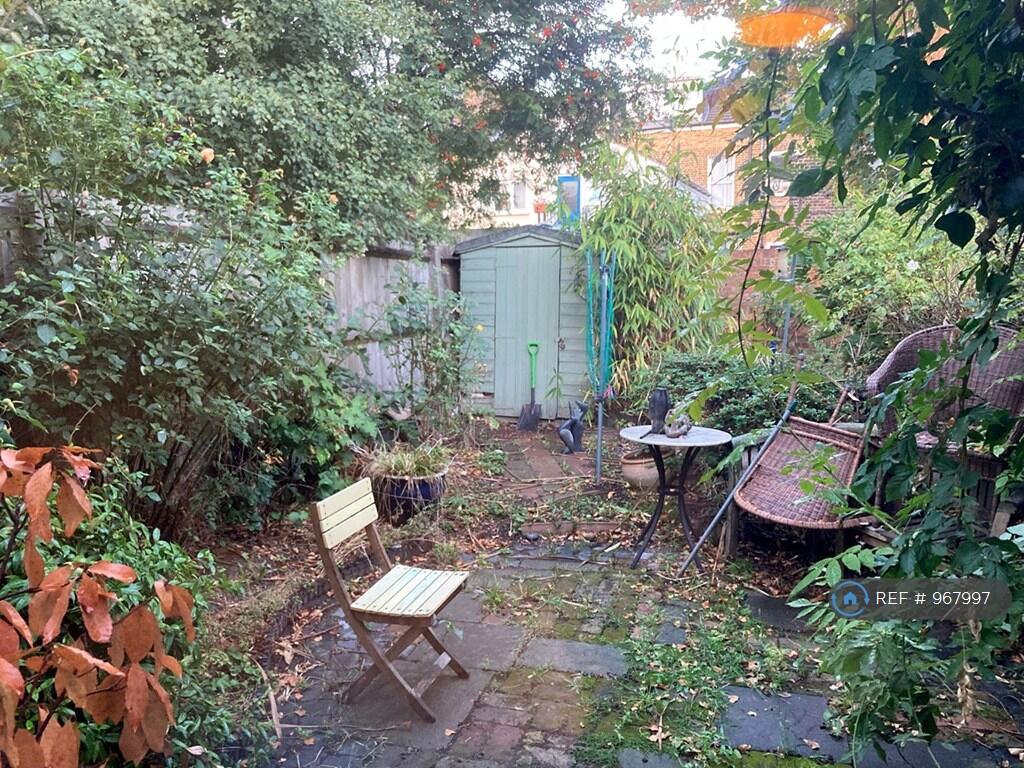 Private Garden With Patio Area &amp; Shed
