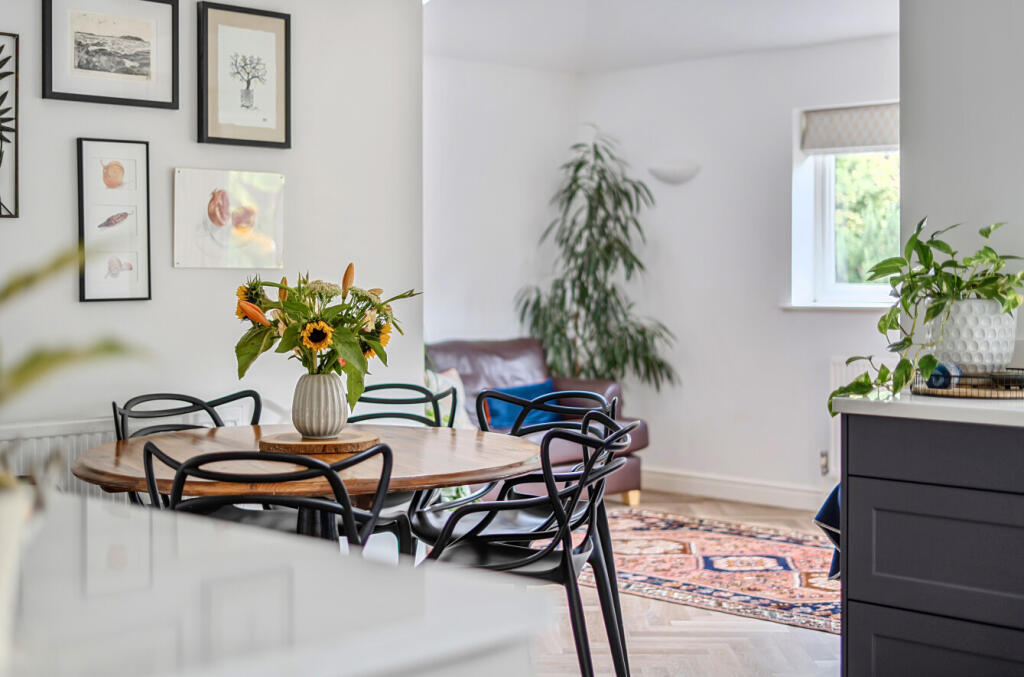 1348549-20-68b981...