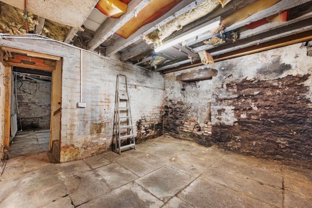 12 Atlas Road HDR-23.jpg