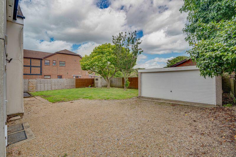 Double Garage &amp; Garden