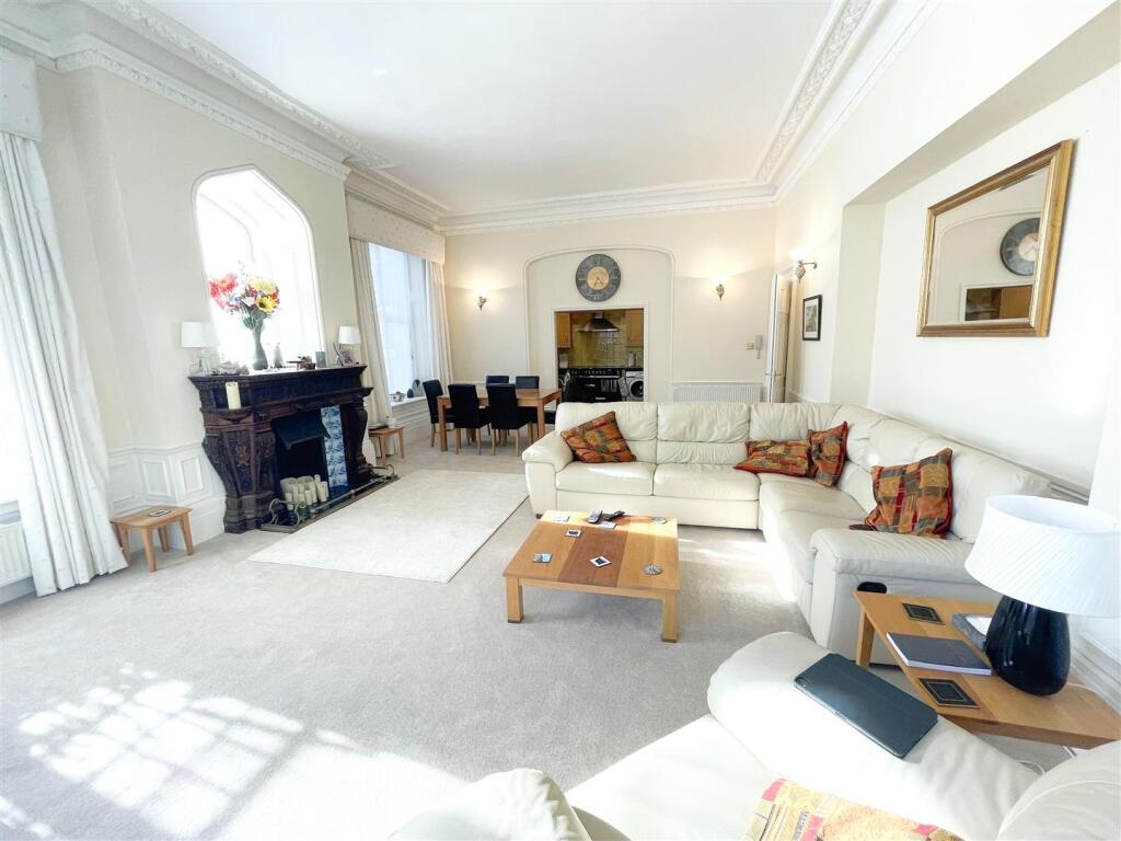Sitting Room.jpg